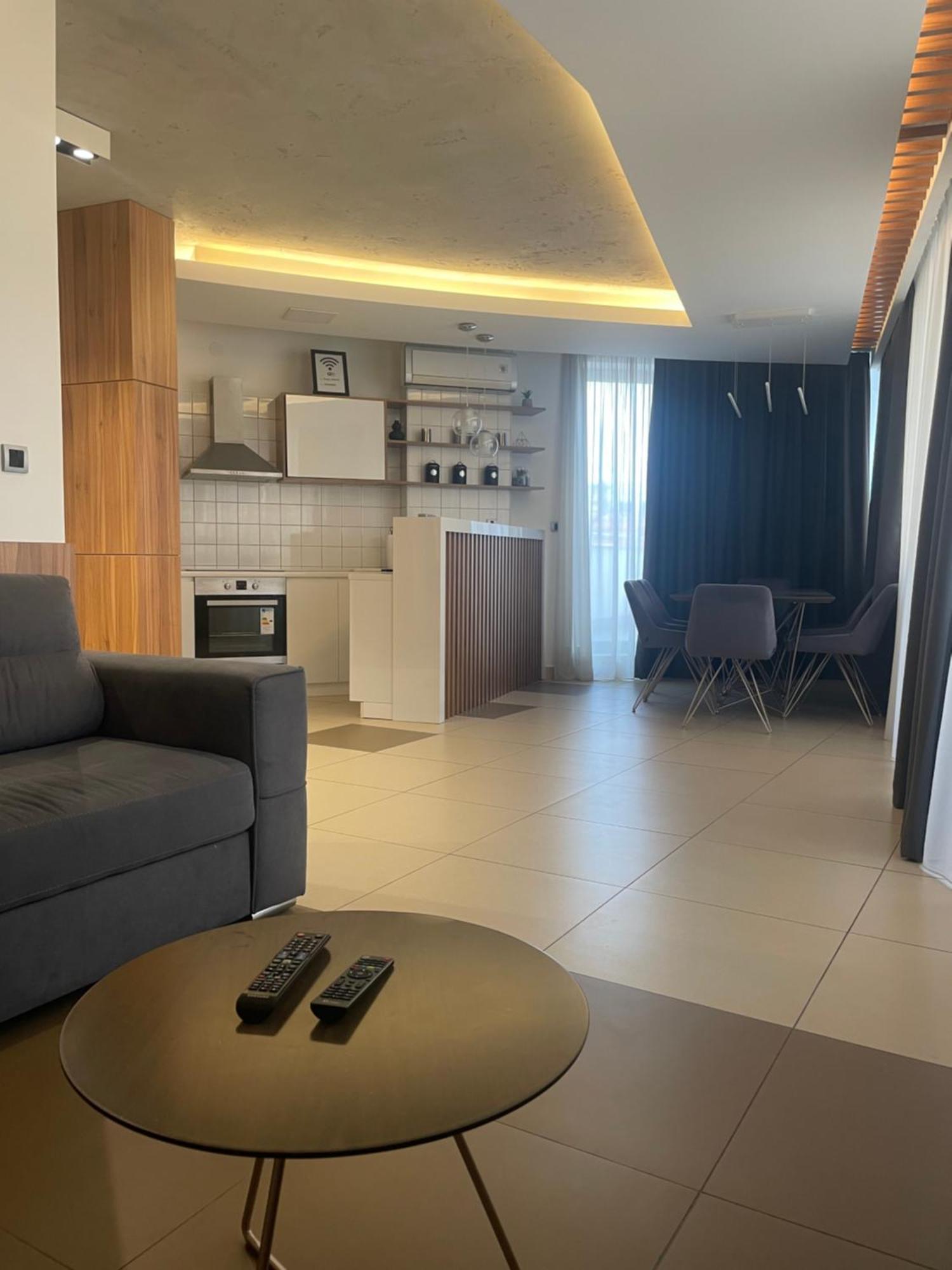 Leo Lux 1 Apartment Nis Exterior photo